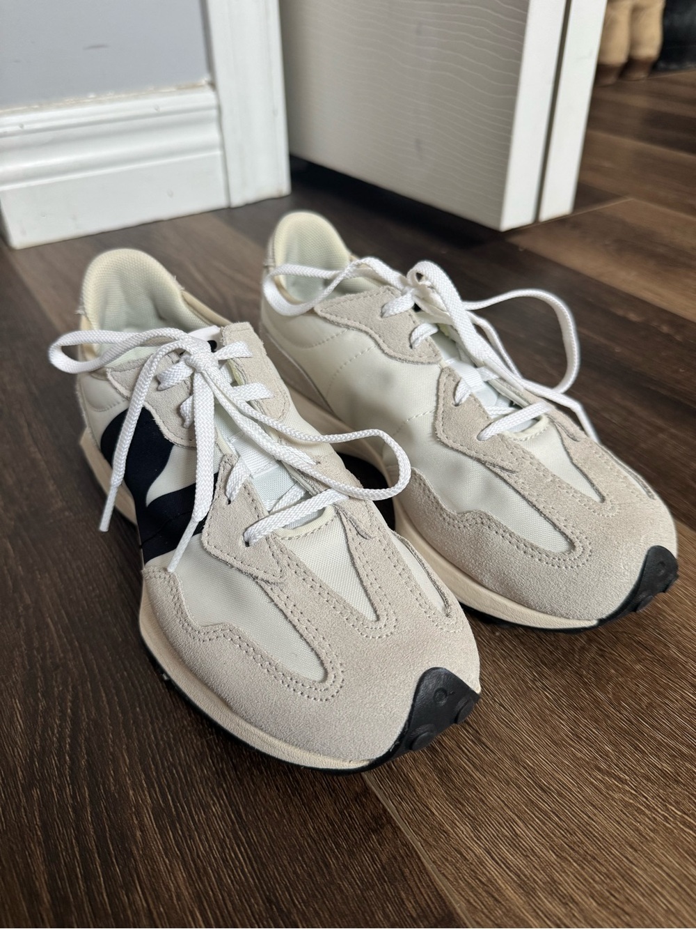 New Balance 327